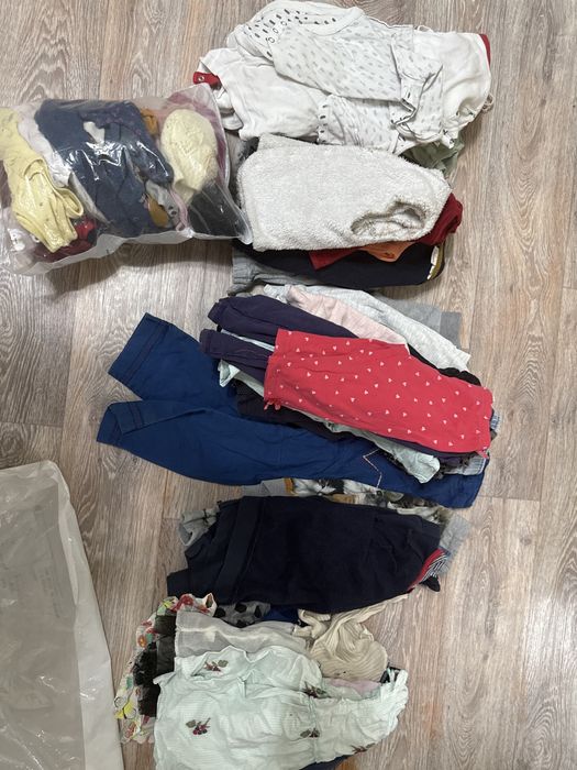 Отдам даром детские вещи на девочку