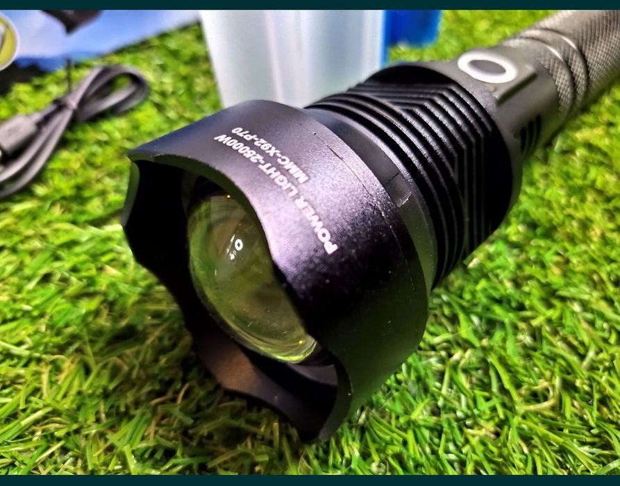 X92-XHP70.2 Lanterna profesionala , 100% metal led multicore - quadcor