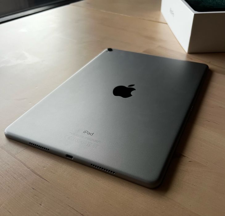 Apple iPad Pro 10.5” 256GB Wi-Fi A1701 Space Gray с Apple Pencil