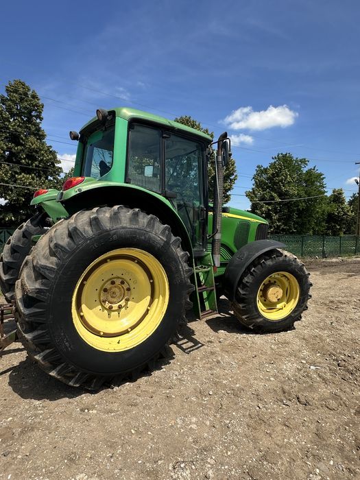 John  Deere 6920.