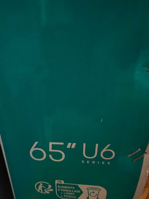 Продавам телевизор Mini led Hisense 65 inch.