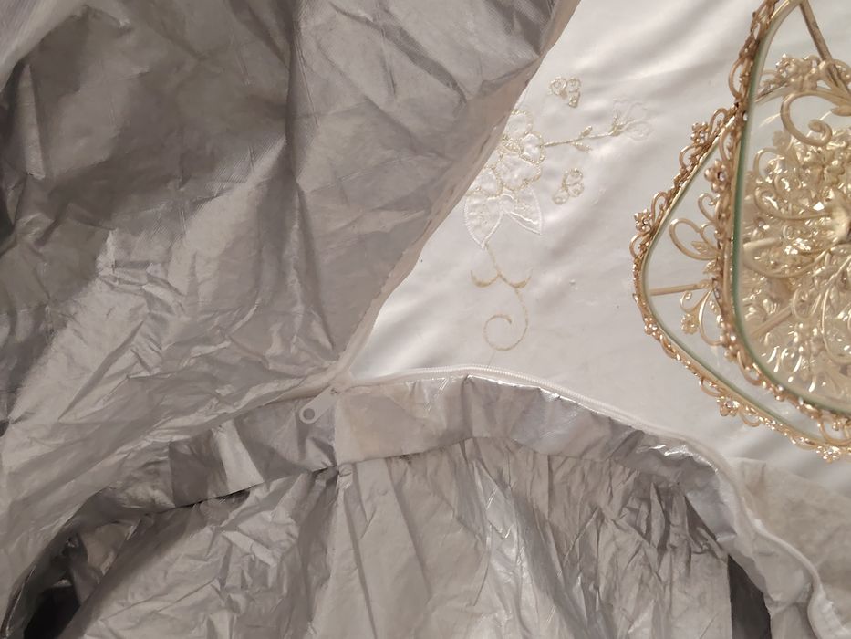 Автотент  сотилади