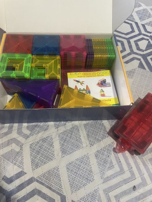 Nou ! set 120 piese magnetice  constructie compatibil Magna Tiles Blocks