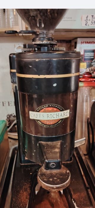 Кафе машина и мелачкапрофесипнални