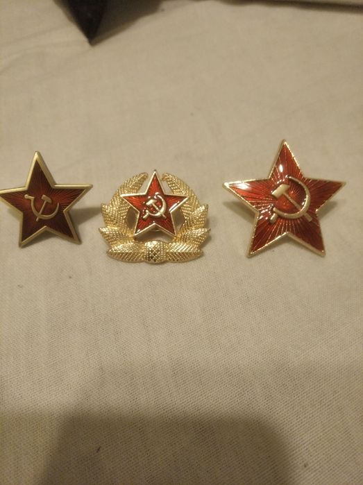 Vand 3 insigne comuniste steaua rosie