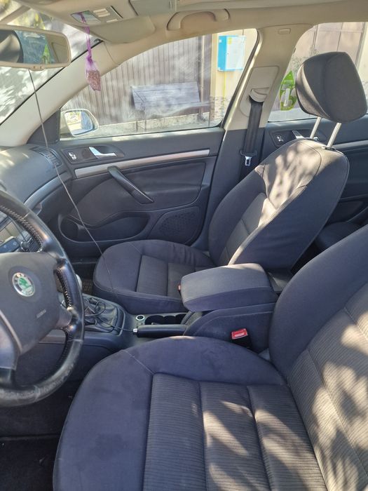 Skoda Octavia 2  105CP