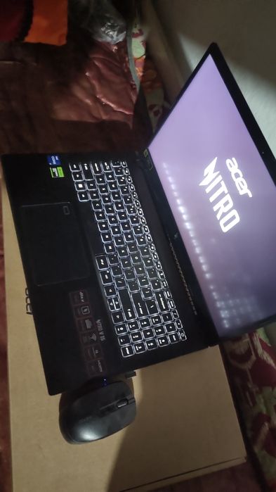 Aser nitro v 15 noutbok