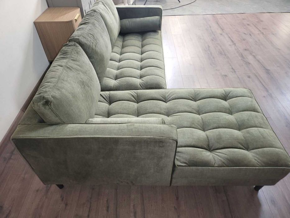 Зелен ъглов диван от плат с лежанка