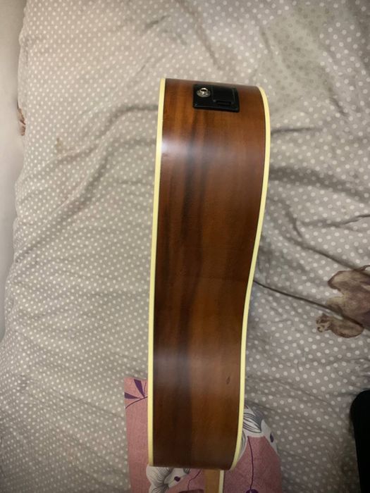 Ashton akustik gitara