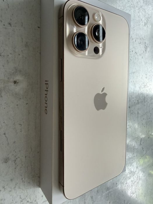 iPhone 16 Pro Max