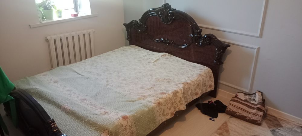 Продам кровать с матрасом