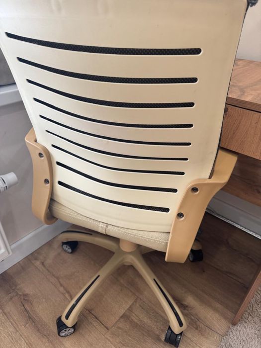 Продам кресло для работы