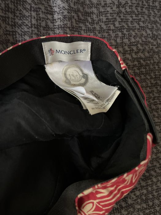 Шапки баскетболни Moncler