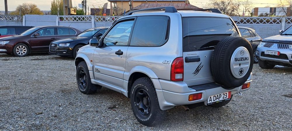 Suzuki Grand Vitara 1.6 BENZINA 4x4 REDUCTOR MANETA mic/MARE an 2005