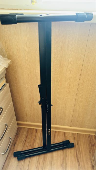 Синтезатор Yamaha PSR-E283 + стойка в подарок