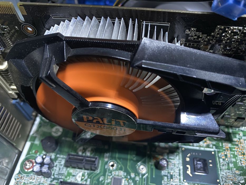 Видеокарта GTX 550ti 1gb