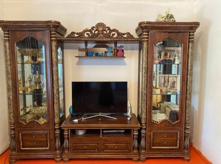 Горка мебель сатылады