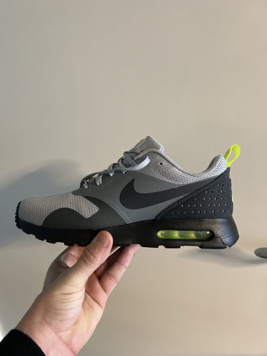 Nike air max taves сиви