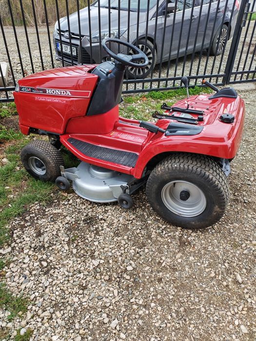 Vând repar tractoras tuns  Honda