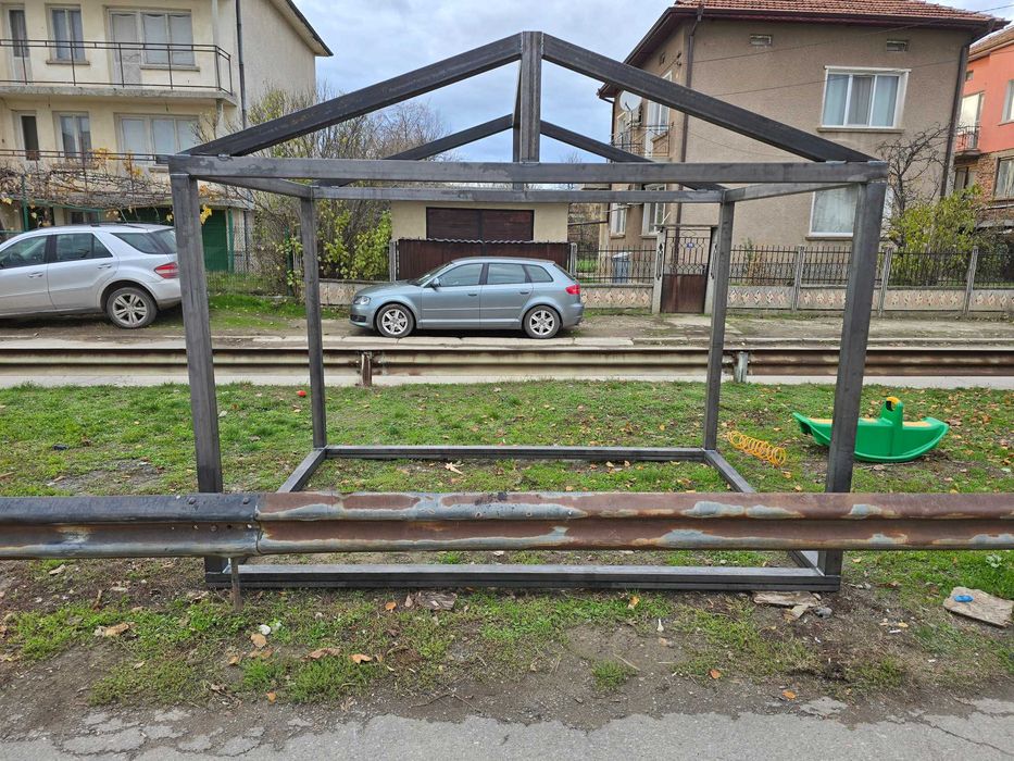 Метална конструкция 3х2х2 изработва