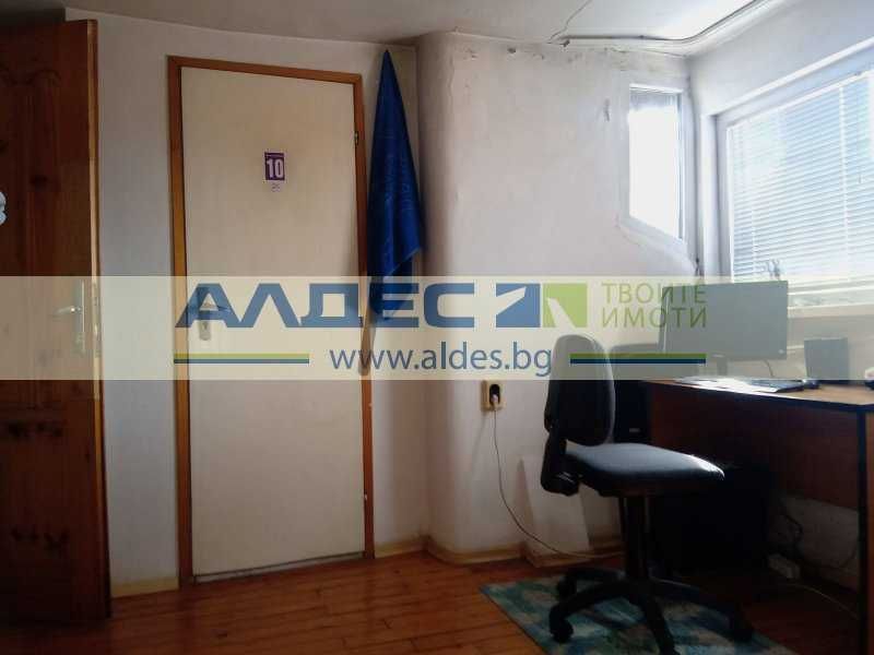 Дава се под наем Едностаен апартамент в София, Оборище - 32 кв.м за 250 € - Снимка #1