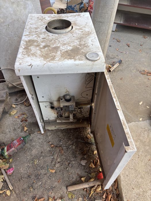 Гефест пеші полда тұратын