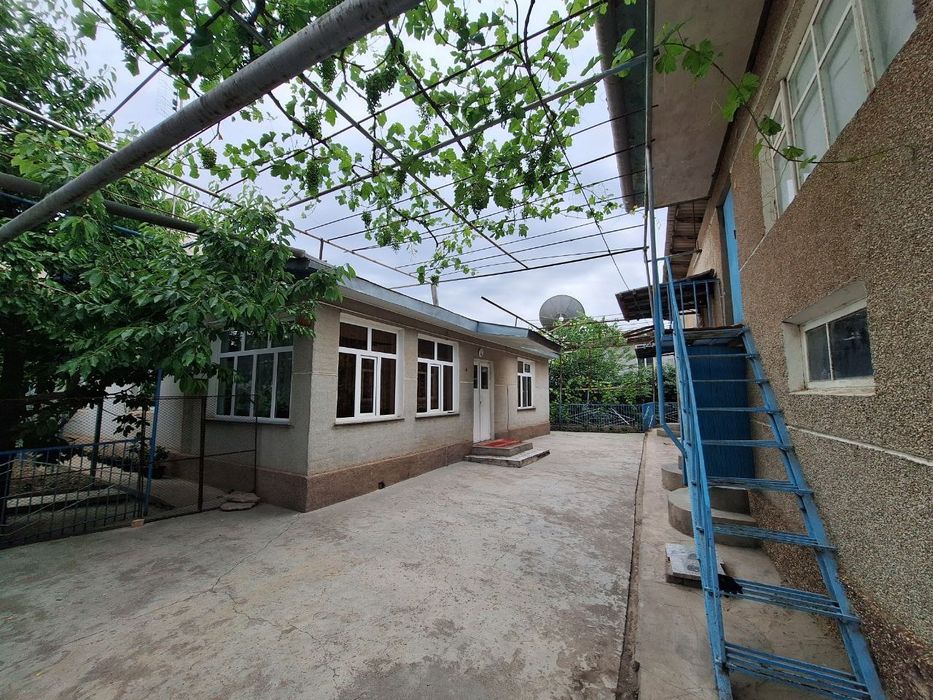 Продается  2 жилых дома на участке из 6 соток