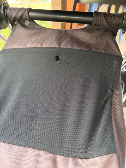 Cybex Platinum Priam Deep Black - Шаси + Кош за новородено + Дъждобран