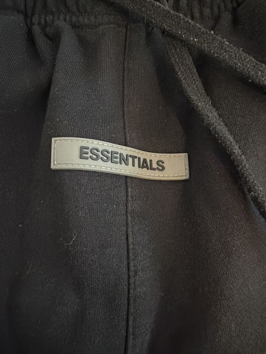 panaraloni essentials scurti