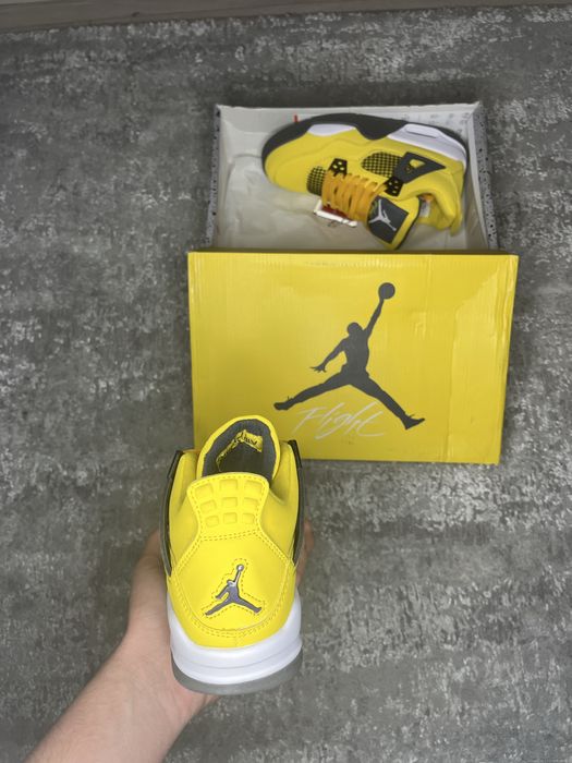 Jordan 4 Retro Lightning