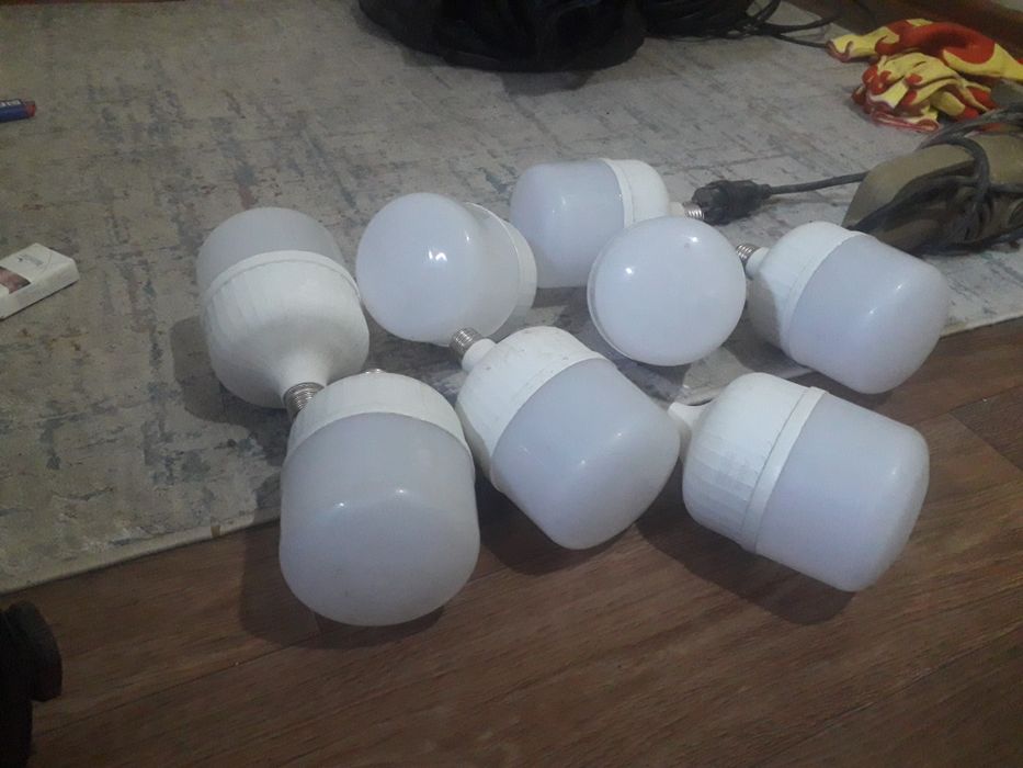 Лампа продетса 8шткук