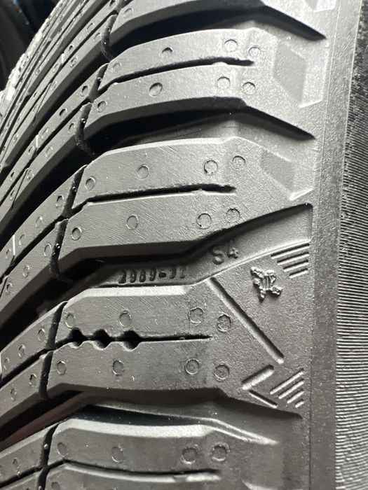 Shina balon  Michelin Мишлен 235 55 R17  CrossClimate 3 103Y XL