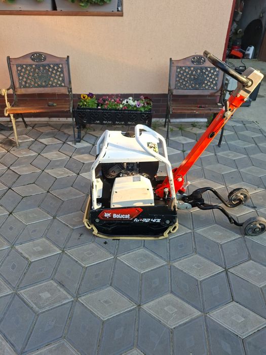 Placa Compactoare Reversibila Bobcat 125 Kg Diesel  2023