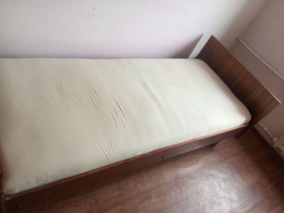 Kravat sotiladi srochno