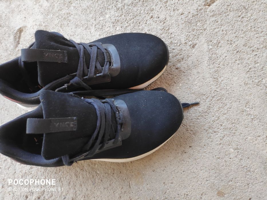 Мъжки нови обувки