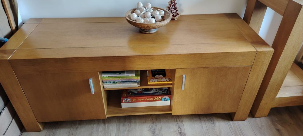 Vitrina / Set mobilier Living (furnir stejar)