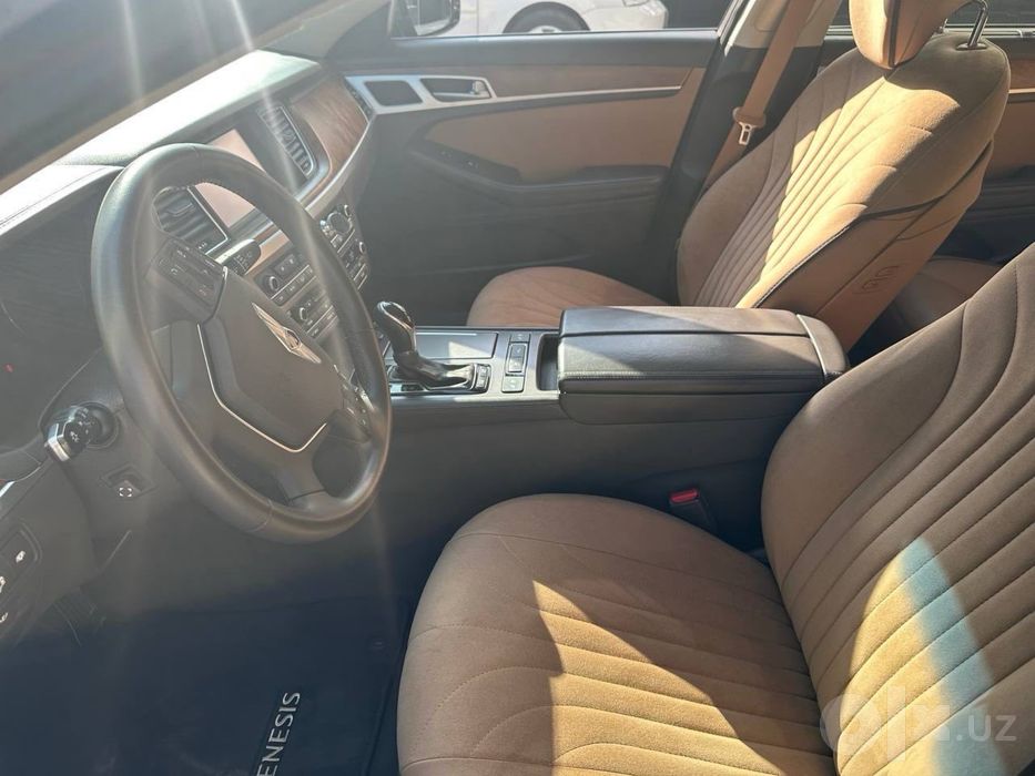 GENESIS  G-80 , 2015 год