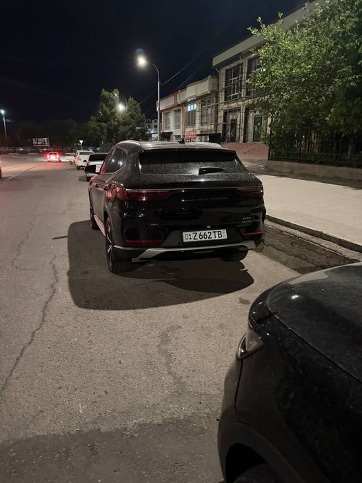 Avtomobil BYD song plus