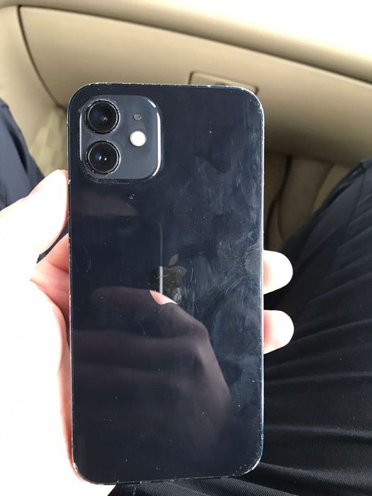 Айфон 12 сатылады