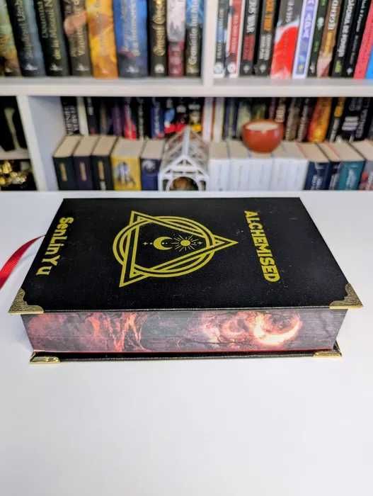 Alchemised – Editie Collector Personalizata – Hardcover Premium Unicat