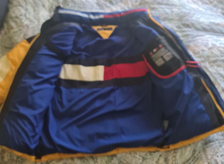 Greaca Tommy Hilfiger, noua.