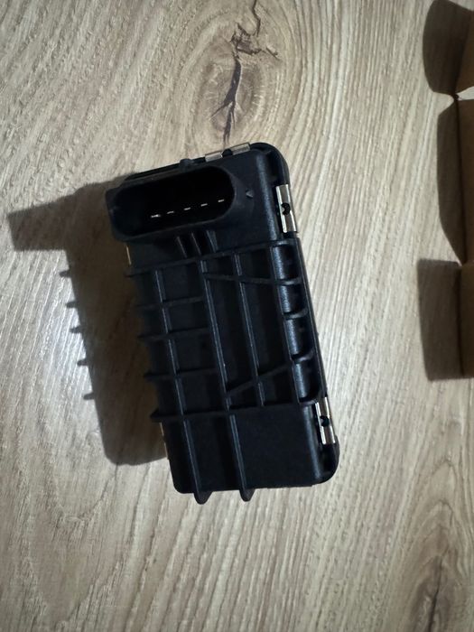 Клапан турбо актуатор AUDI A4/A5/Q5 2.7TDI/3.0TDI