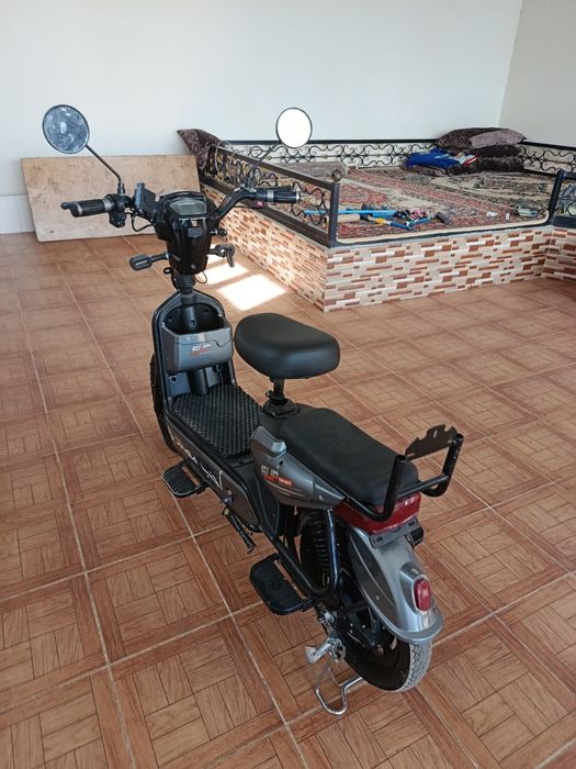 Скутер Sup в хорошем состояний