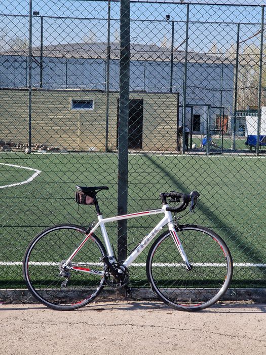 Шоссейный велосипед Trek 1.1