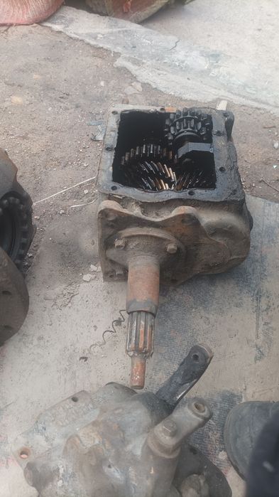 Уаз бартавой каробка сотилади