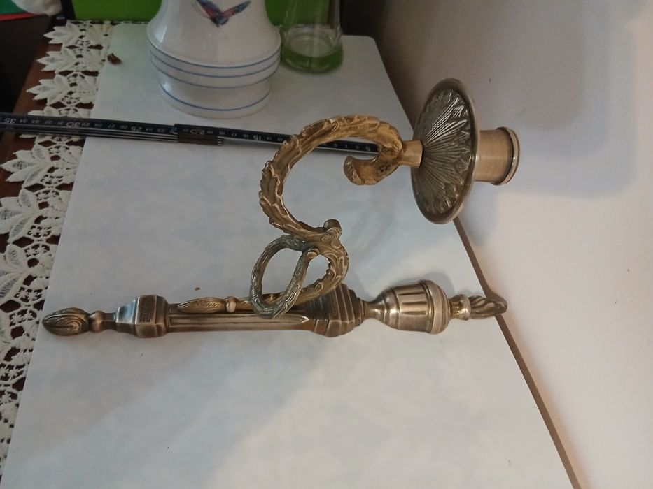 Sfesnic de perete,vintage,pentru o lumanare,din bronz.
