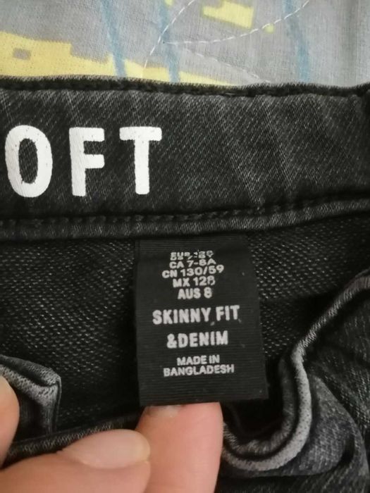 Детски дънки на HM