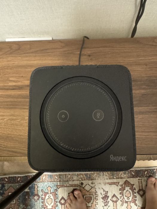 Умная колонка Алиса