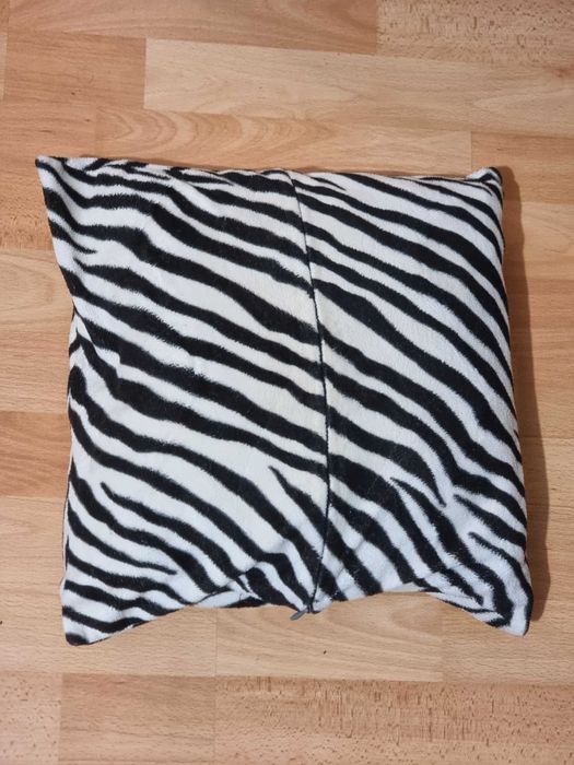 Husa de perna 37 x 37 cm cu fermoar animal print zebra - lavabila