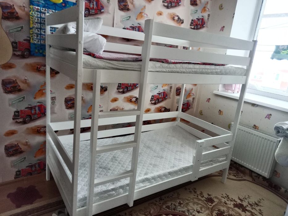 Детская кровать двухяруснуя